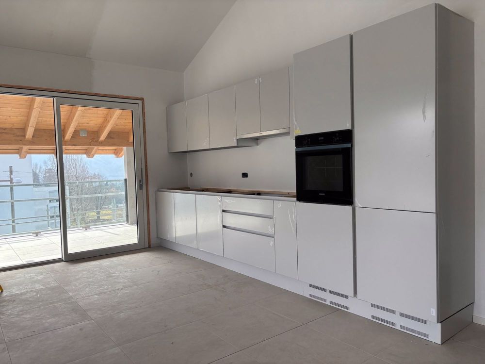 Dachgeschoss-Neubau mit 3.5 Zimmern und großem Terrassenbereich - Bild 4