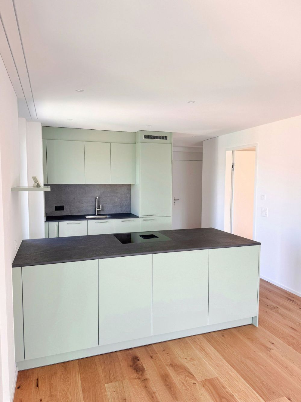 Hochwertige Neubauwohnung im Eigentumsstandard an zentraler Lage in Oerlikon - Küche