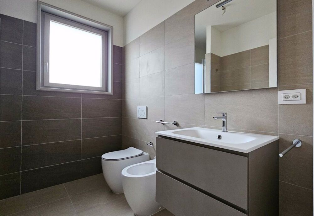 NEU UND MODERN 2.5 ZIMMER LETZTES STOCKWERK - Bild 7