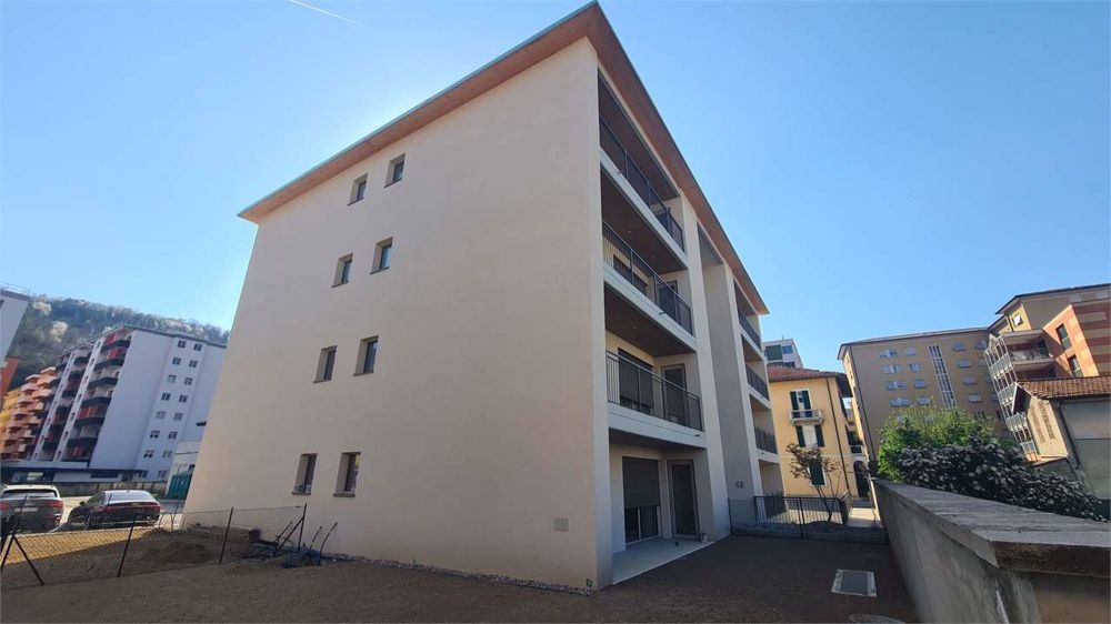 CHIASSO: NUOVO ELEGANTE 2.5 LOC CON AMPIO GIARDINO - Bild 2