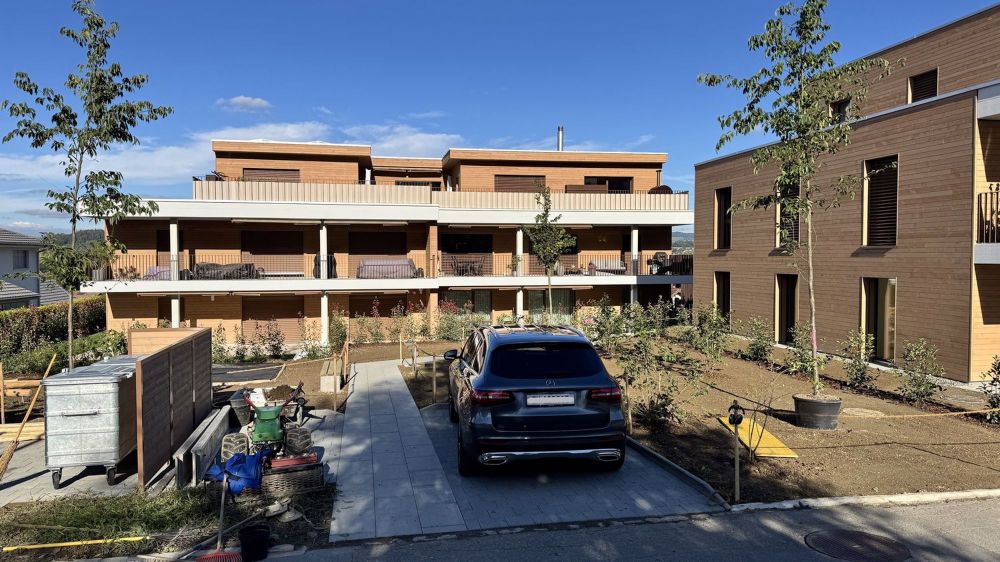 Wohnung mit riesiger Terrasse - Hochwertig ausgebaut und bezugsbereit - Bild 2