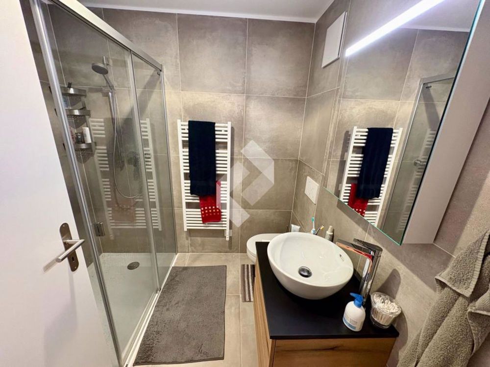 Superbe appartement récent de 2.5 pièces en rez jardin - Bild 6