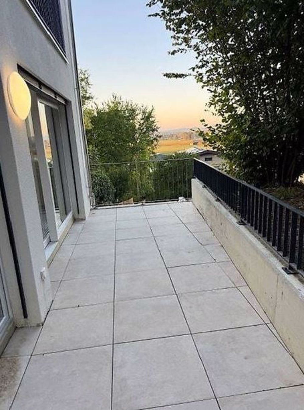 Neubau außerhalb des Marktes Gampelen - Bild 11