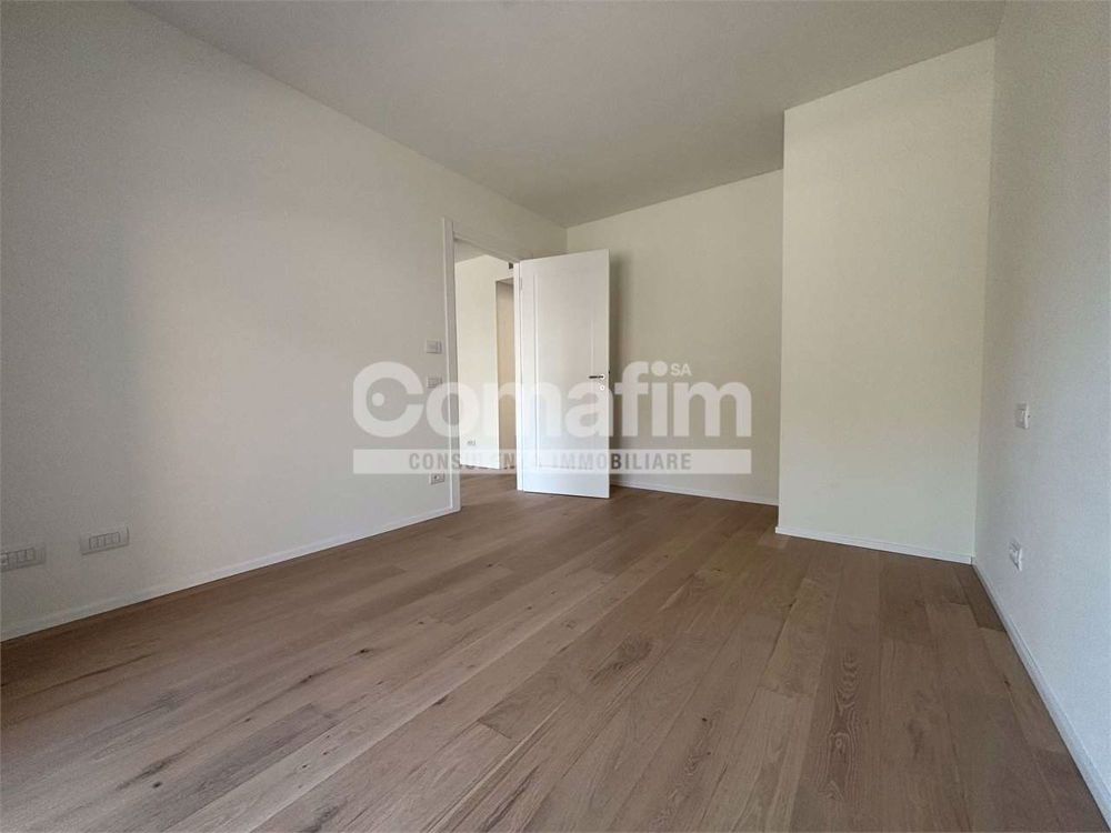 Chiasso : 2.5 locali al PT - Moderno con terrazzo - Bild 7