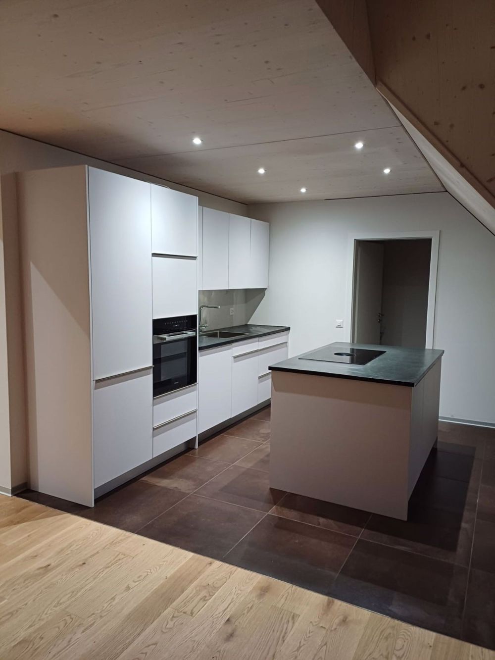 Wunderschöne moderne 4.5 Zimmer-Duplexwohnung im Herzen von Kriegstetten - Bild 7
