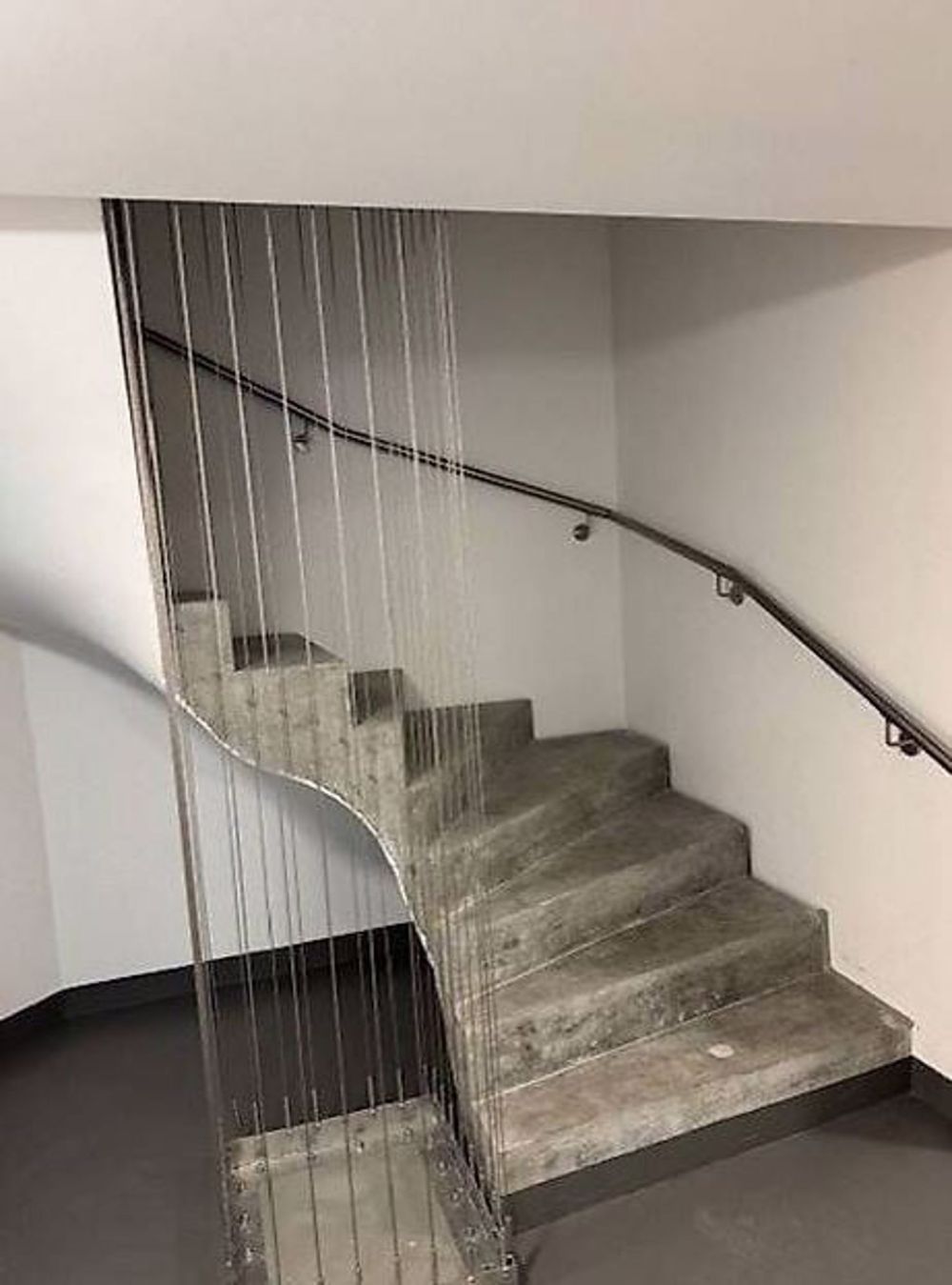 Neubau außerhalb des Marktes Gampelen - Bild 3