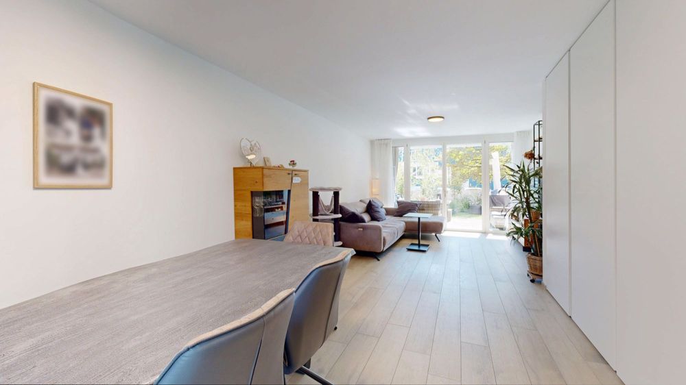 Moderne 3.5-Zimmer-Gartenwohnung mit Einstellhallenplatz - Wohnen / Essen