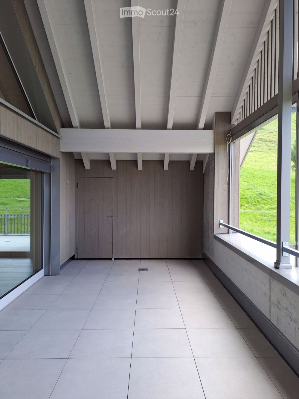 Moderne 5.5-Zimmer-Dachwohnung mit Panoramablick in Schwellbrunn - Bild 9