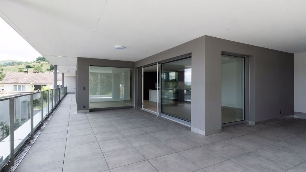 Topmoderne 4½-Zimmerwohnung mit grosser Terrasse - Bild 1