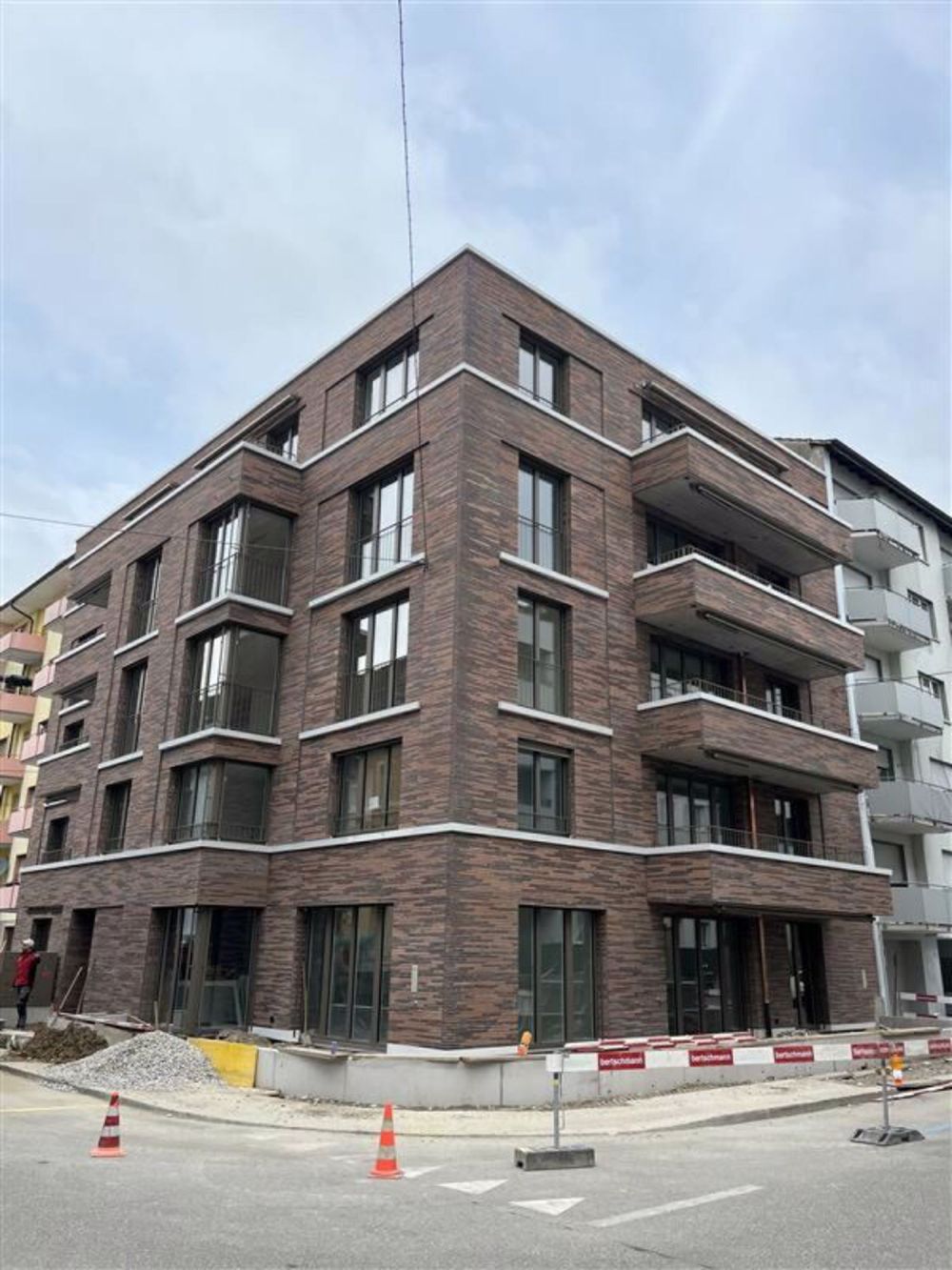 Neue 3.5 Zimmerwohnung an zentraler Lage - Bild 2