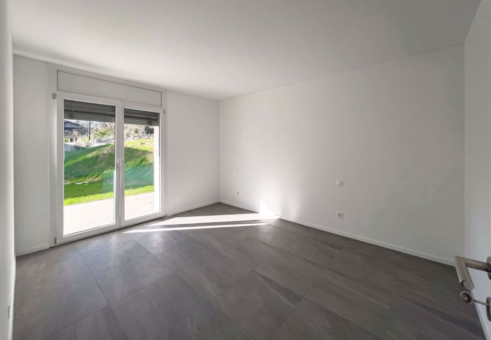 3.5 locali con ampio giardino - Bild 4