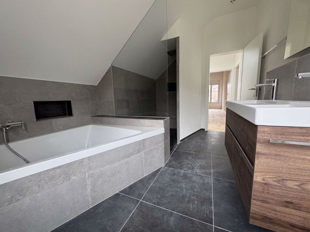 Neues Einfamilienhaus an kinderfreundlicher Lage - Bild 9