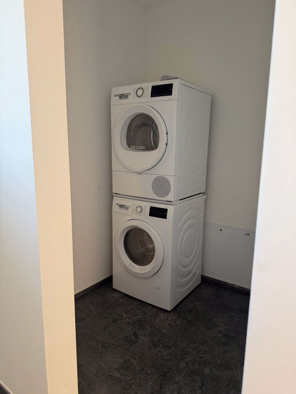 Luxuriöse 3.5-Zimmer-Attikawohnung mit atemberaubender 218 m² Terrasse in Däniken SO - Bild 13