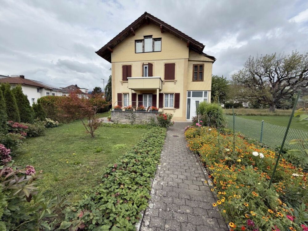 EINFAMILIENHAUS IN RUHIGER LAGE MIT AUSBAUPOTENZIAL - Bild 1