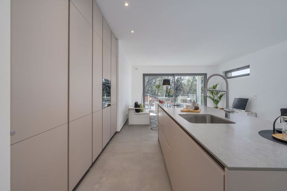 Exklusives Dachgeschoss mit Terrasse und offener Aussicht - Bild 4