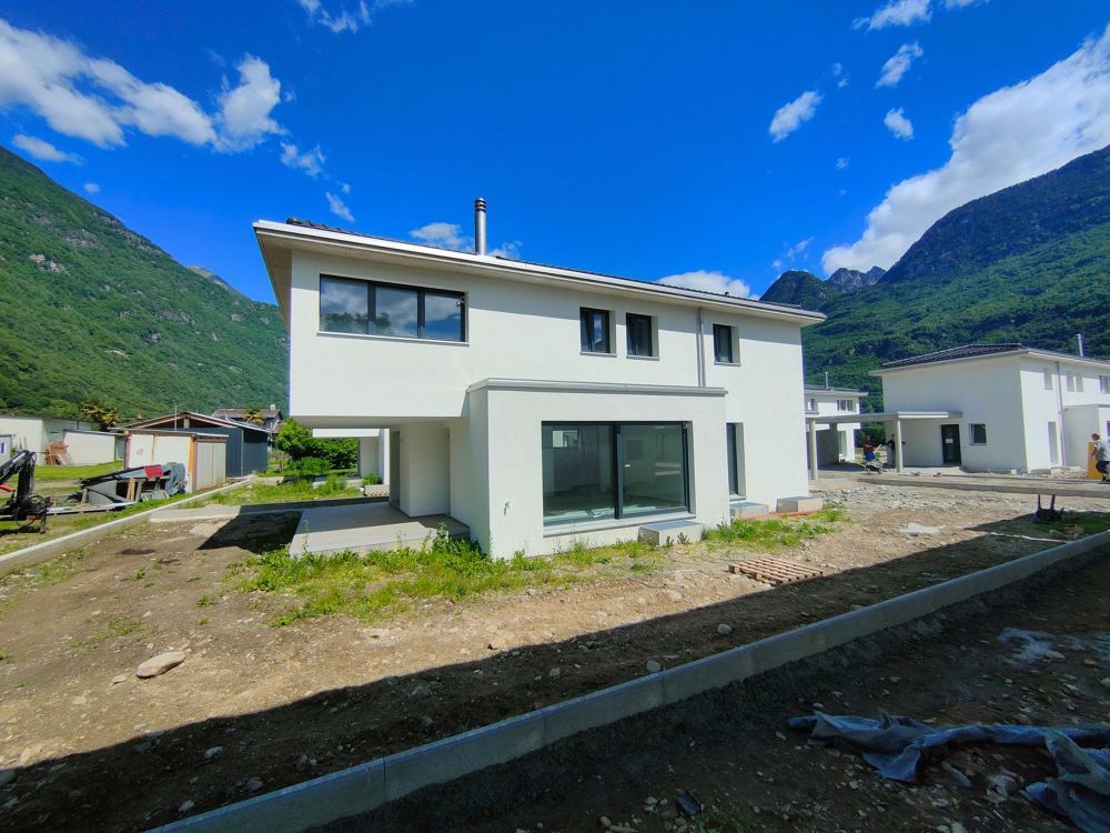 Nuove case unifamiliari con giardino a Moleno - Bild 1