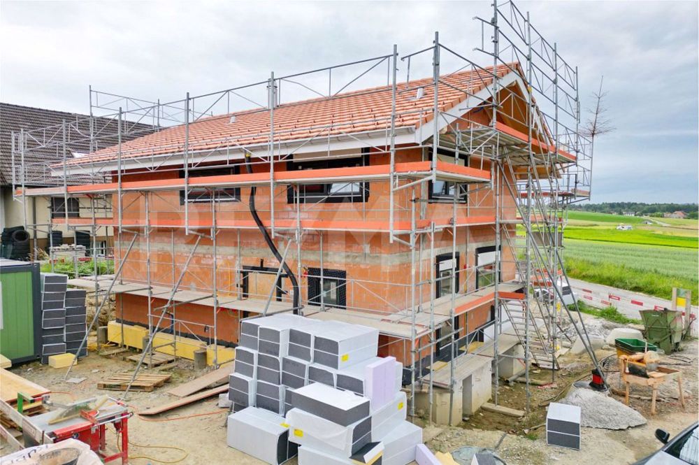 Zwei hochwertige Neubau-EFH mit 5½ Zimmern - überzeugendes Wohnkonzept zum attraktiven Preis - Bild 9
