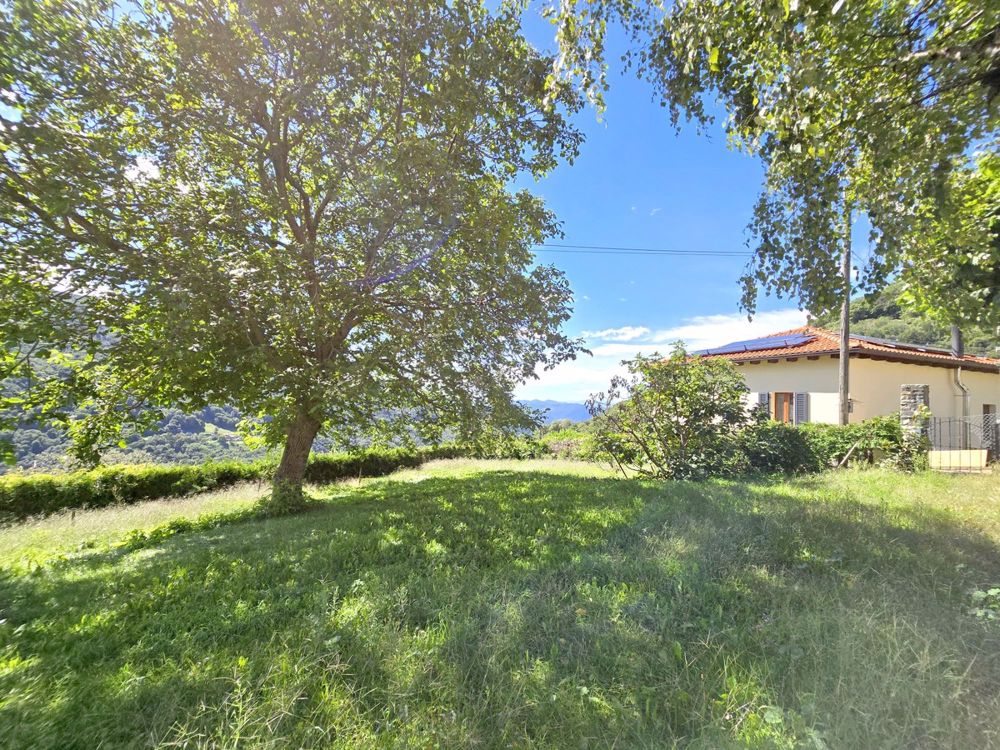Interessantes Haus 3,5 mit großem Garten und ausgestatteten Außenbereichen. - Bild 4