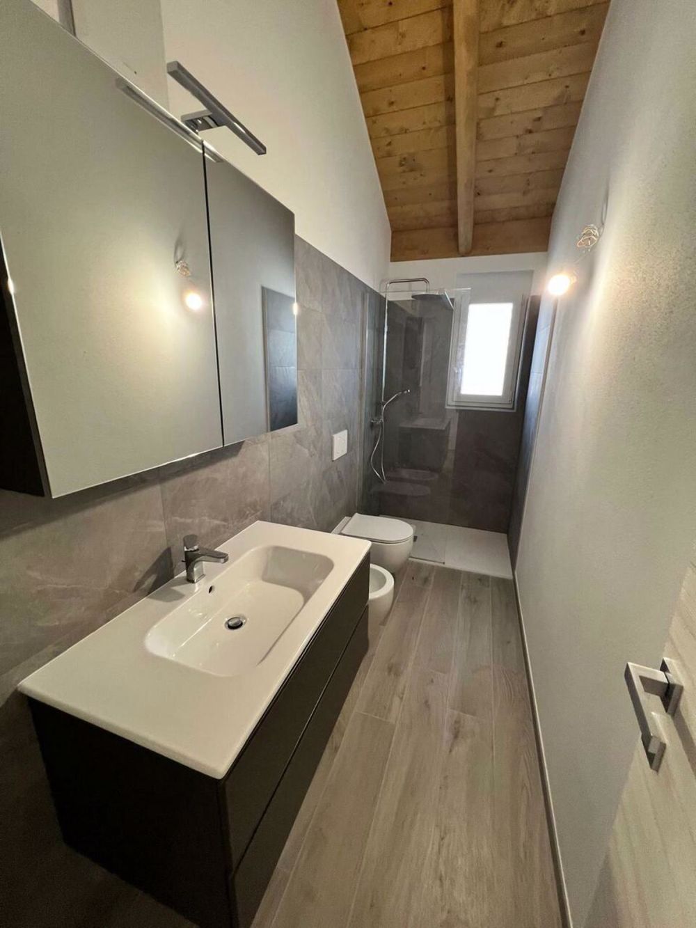 SANT'ANTONINO (Bellinzona) Einfamilienhäuser mit 4.5 Zimmern - bagno 1P