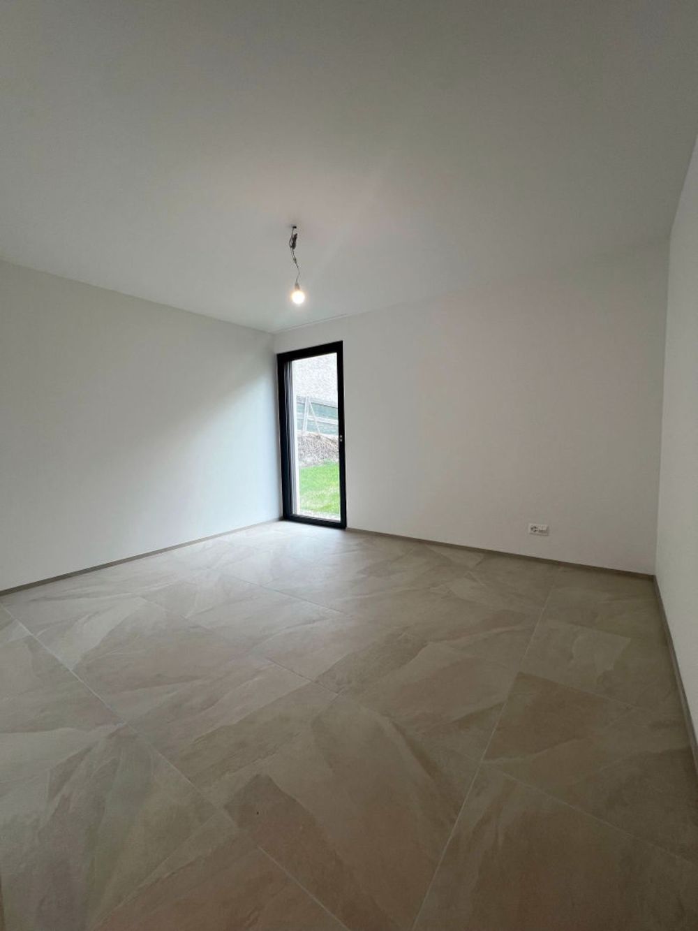 Wohnung, 3.5 Zimmer mit Garten, Tenero - Bild 3