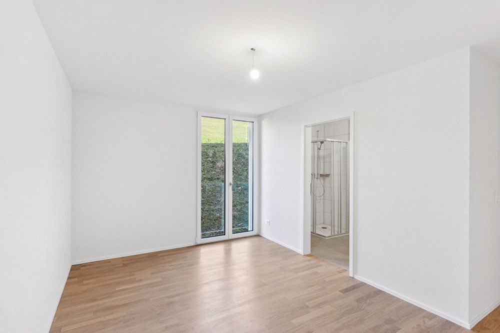 Magnifique appartement neuf au 2ème étage d'une petite PPE - Suite parentale avec salle de douche / Elternsuite mit Duschbad / Master suite with shower room