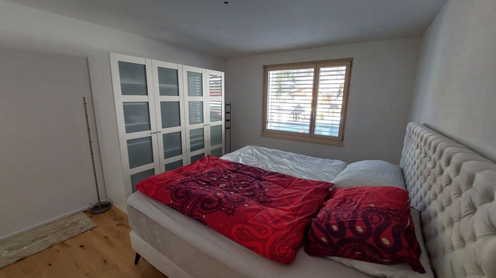 Wohnen und Erholen in Sörenberg "nur als Erstwohnsitz zulässig - grosszügiges Schlafzimmer