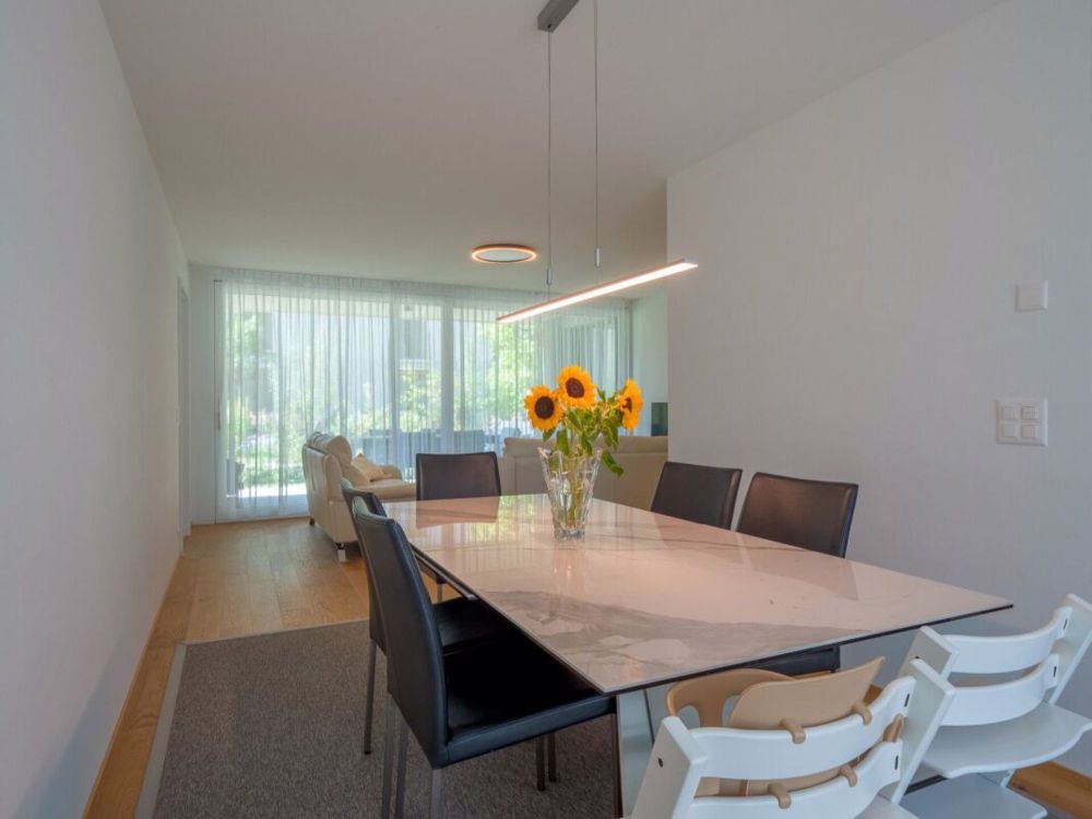 Neuwertige 4.5 Z' Gartenwohnung an zentraler und ruhiger Lage - Bild 3
