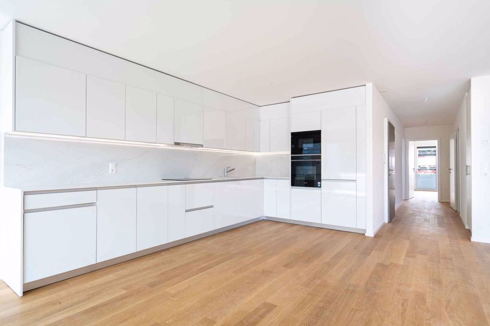 Luxuriöse 4.5-Zimmer-Wohnung mit überdachtem Balkon von 76m2 und Seeblick - Bild 3