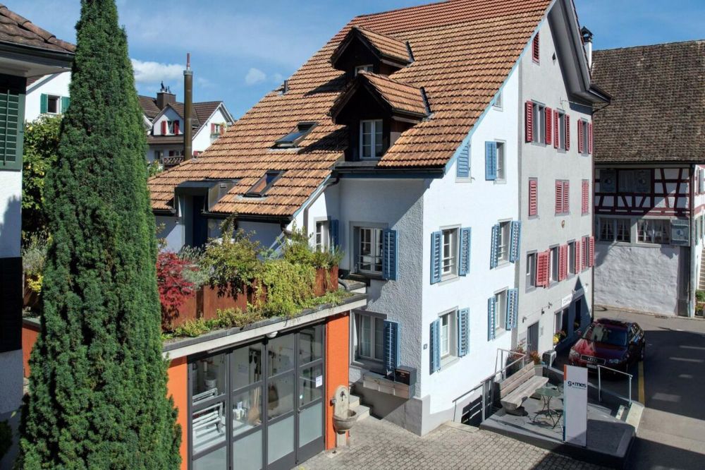 Charmante Liegenschaft im Herzen von Richterswil - Bild 1