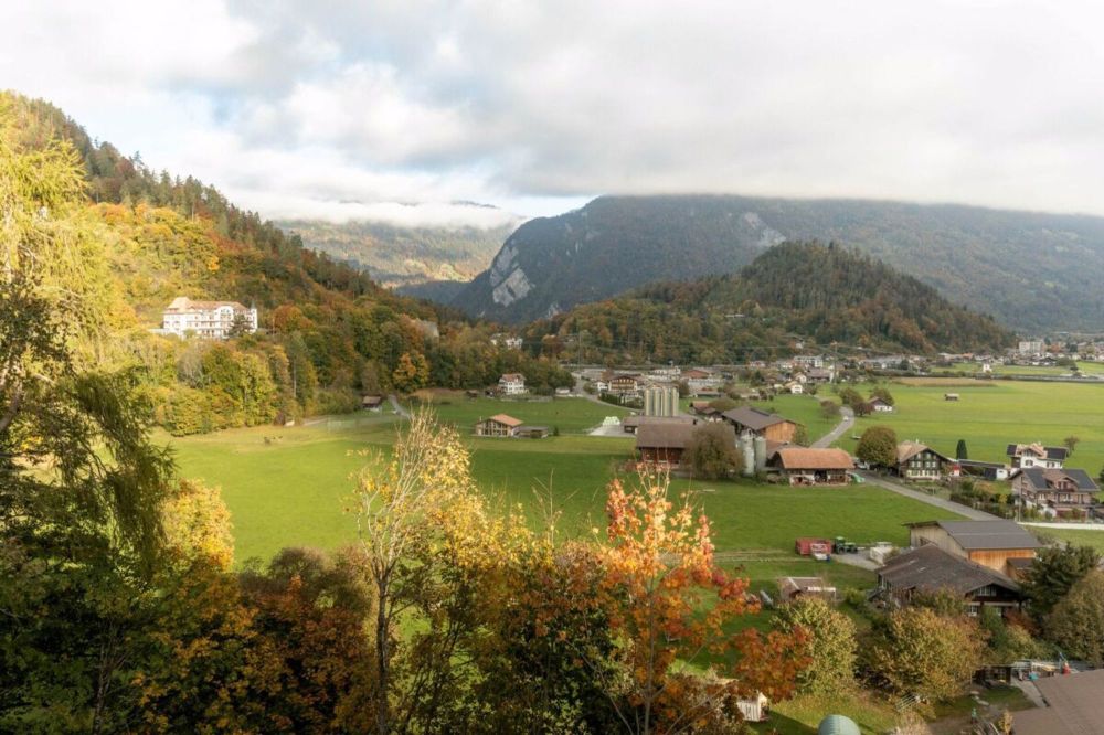 4.5-Zimmerwohnung Nr. 9 mit sonniger Terrasse und zwei Balkonen im Neubau-Mehrfamilienhaus Schönbühl 360° in Wilderswil - Bild 12