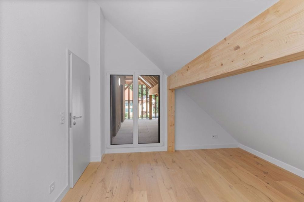 Eleganz von einst und moderner Komfort für diese 4,5-Zimmer-Wohnung in einem denkmalgeschützten Gebäude - Bild 7
