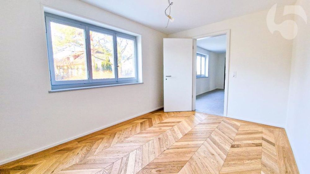 Prächtige 3,5-Zimmer-Wohnung im Erdgeschoss einer Architekten-Villa mit privatem Garten (Rasenmäher-Roboter, automatische Bewässerung) und Bahnhof LEB vor Ort. - Chambre 2