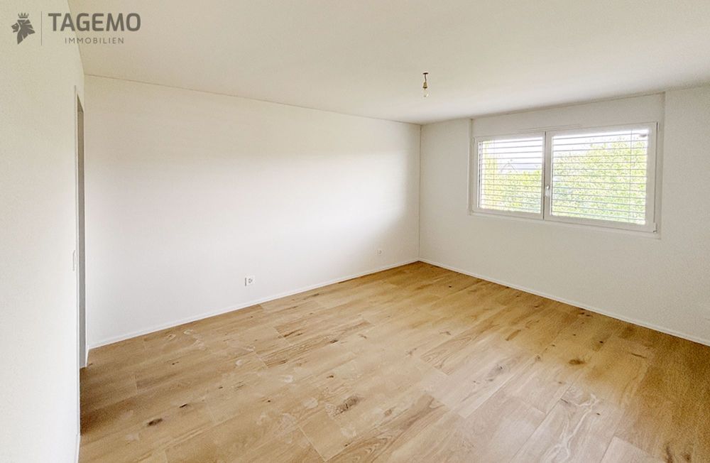 Wohnen mit Stil: helle 3½-Zi-Neubauwohnung mit Balkon & Lift in Glashütten - Bild 8