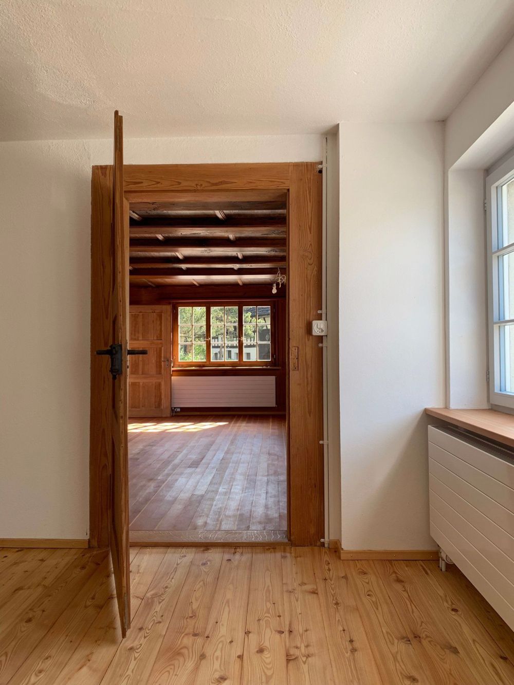 ERSTVERMIETUNG 2.5 Zimmer-Wohnung in historischem Wohnhaus - Bild 2