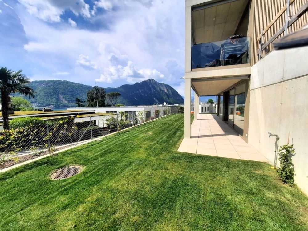 TERRASSE, GARTEN UND BEZAUBERNDER BILCK, WAS WILL MAN NOCH? - Bild 1