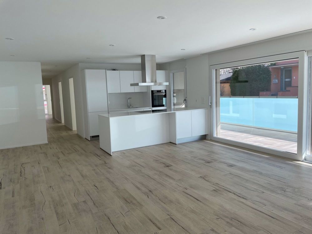 GRANDE E BELLISSIMO APPARTAMENTO 4.5 locali con bella terrazza e giardino - Bild 7