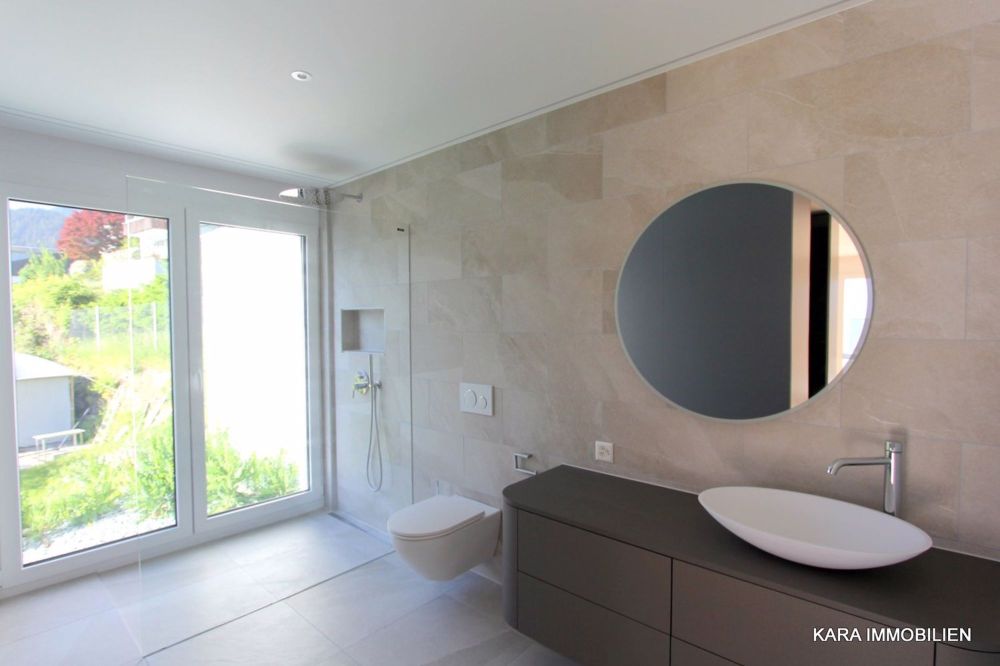 Moderne 4.5-Zimmer-Terrassenwohnung in Thusis - Bild 12