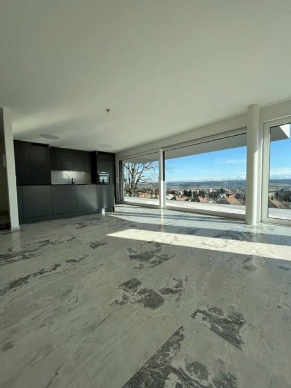 Moderne Wohnung aus dem Jahr 2023 - Bild 6