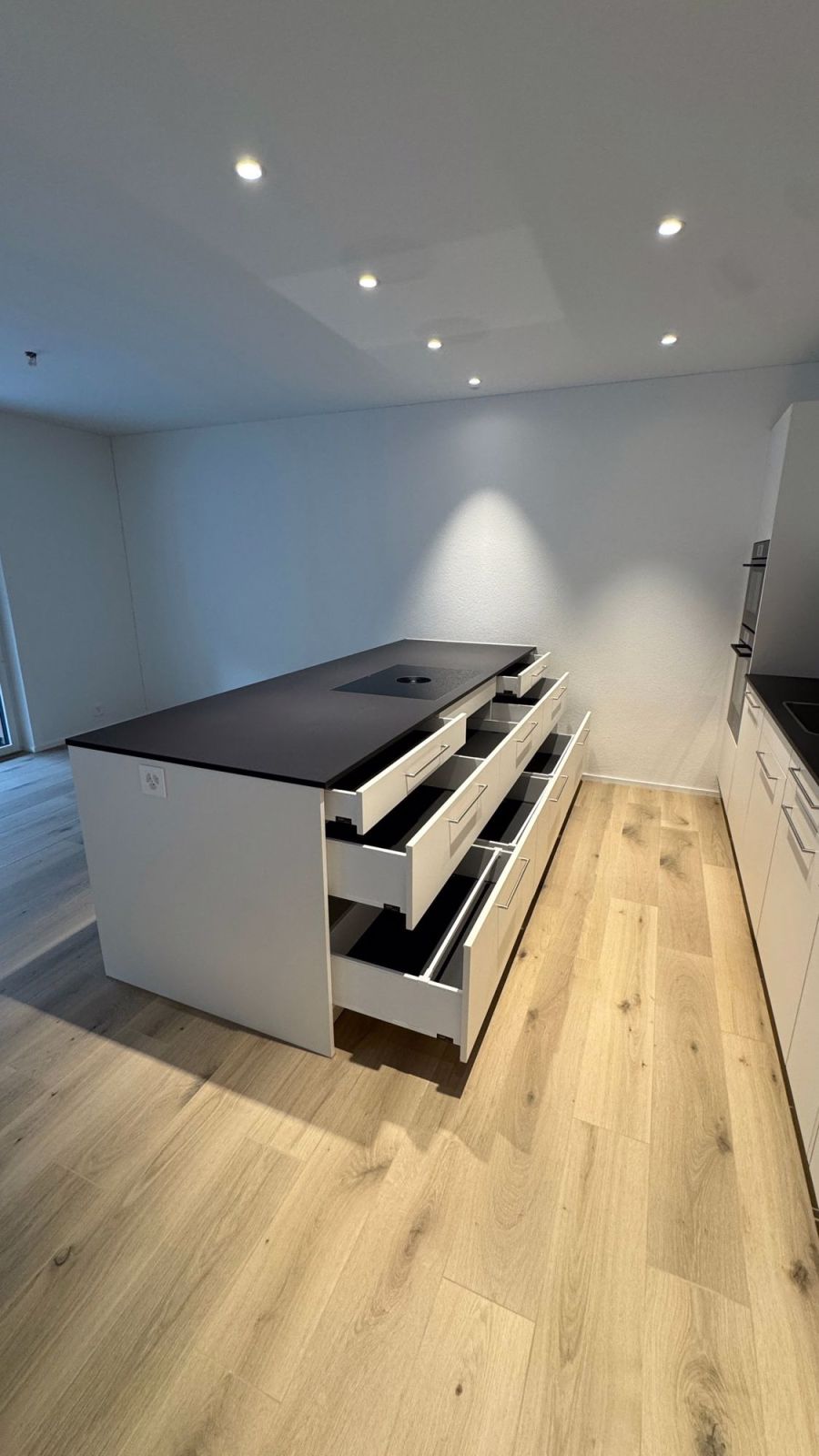 Neubau Familienwohnung - Hochwertig ausgebaut und bezugsbereit - Bild 12