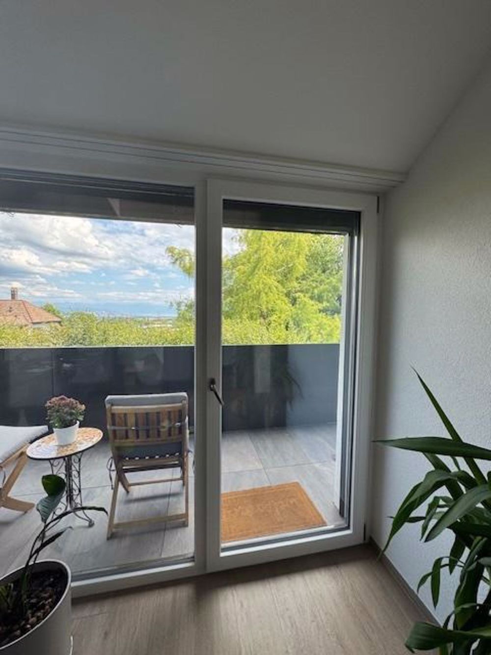 Sehr schönes Reihenhaus zur Miete in einem Wohngebiet - Bild 4