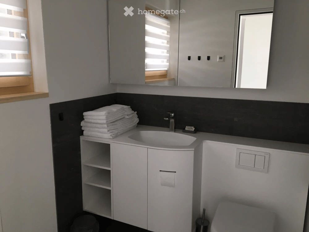 Zentrale ruhige Lage und herrliche Aussicht über Flims und grossem Aussenbereich - Bild 8