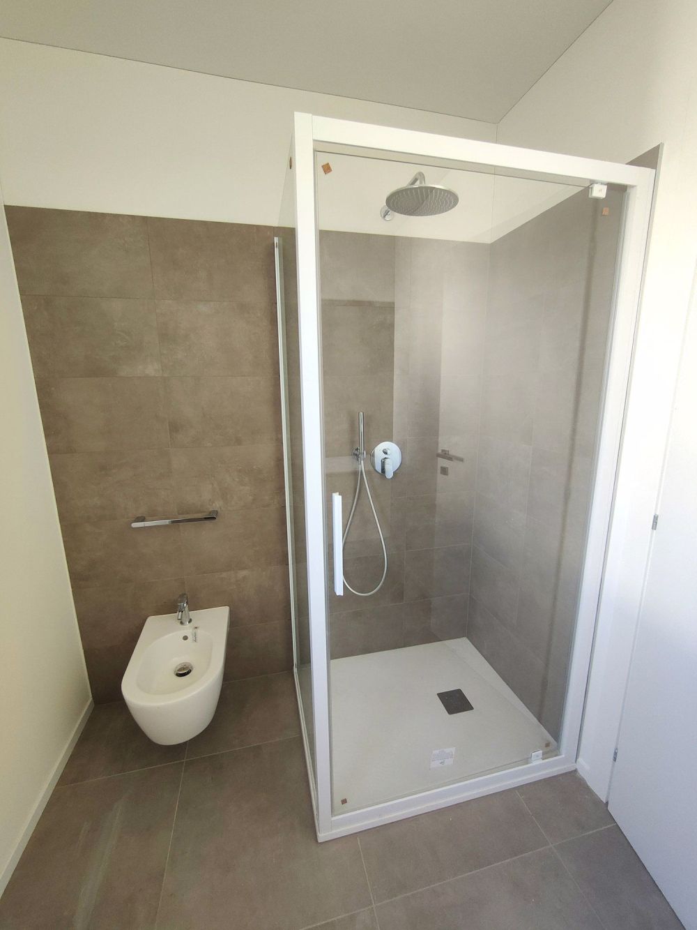 Nuovo appartamento di 3.5 locali, con giardino e vista aperta, Al Guast 23 a Camorino. - Bild 12