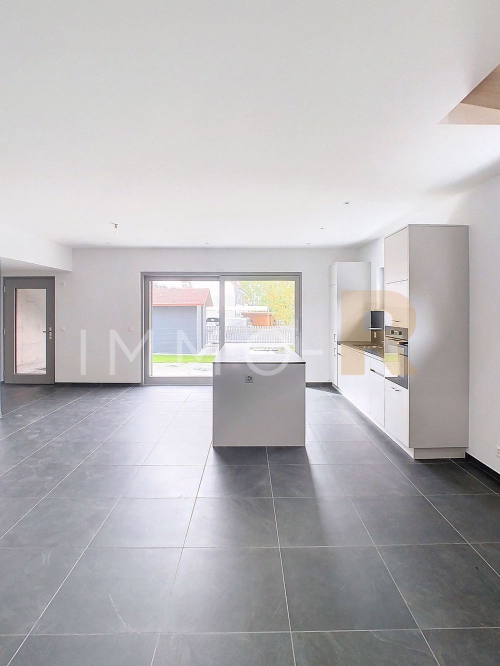 Schönes kleines Haus auf 2 Etagen mit Terrasse und Garten - Bild 5