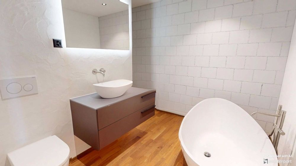 Grosszügige, ruhige, moderne und sonnige Dachwohnung - Bad