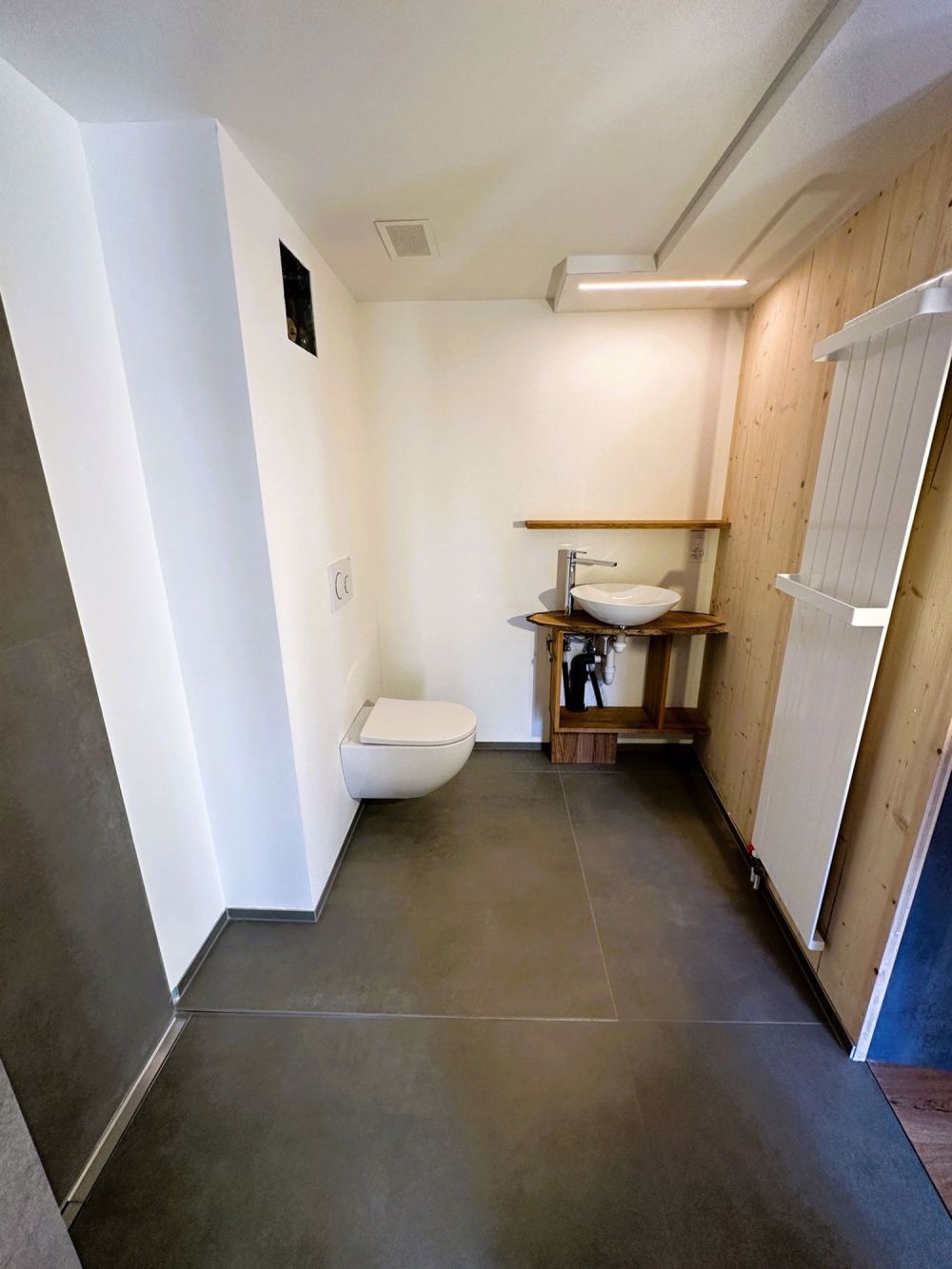 Historie trifft Moderne - Erstvermietung nach Totalsanierung - Nasszelle mit Dusche + WC