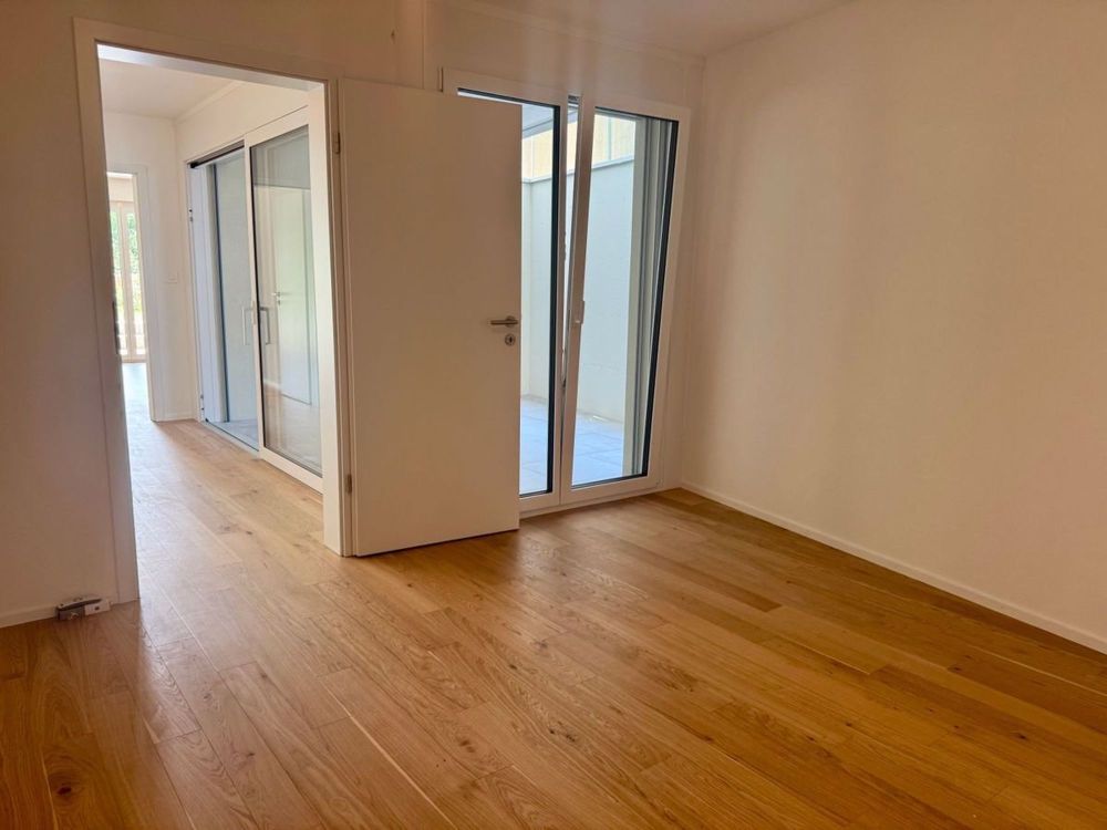 Neue 3.5-Zimmer-Wohnung in einem gehobenen Gebäude mit Garten - Bild 6