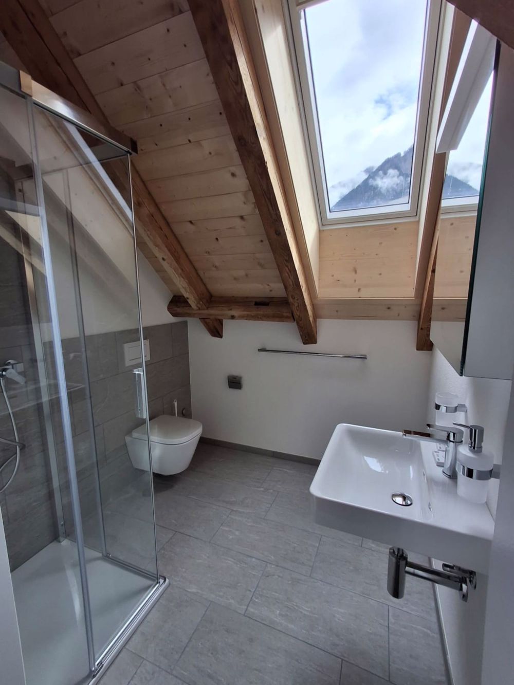 Loft-Dachwohnung zu vermieten - Bild 3