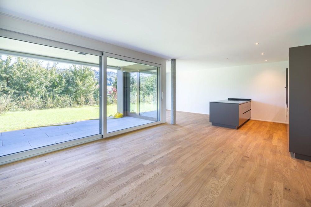 Neue 4.5 Zimmer Parterrewohnung mit grossem Garten - Bild 1