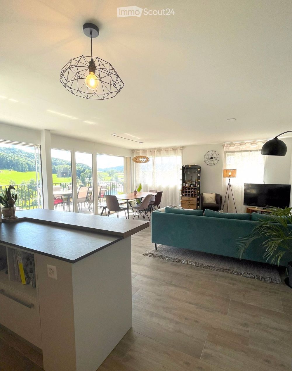 Prachtvolle 3,5-Zimmer-Neubauwohnung im Dachgeschoss mit großer Terrasse und Blick in die Natur - Bild 4