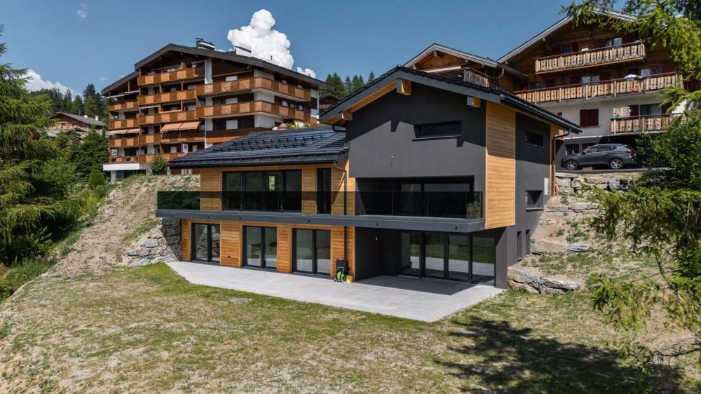 Chalet neuf à Crans-Montana avec vue panoramique - Bild 2